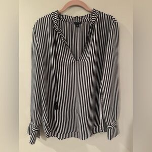 5/$25!! Ann Taylor Black and White Striped Blouse